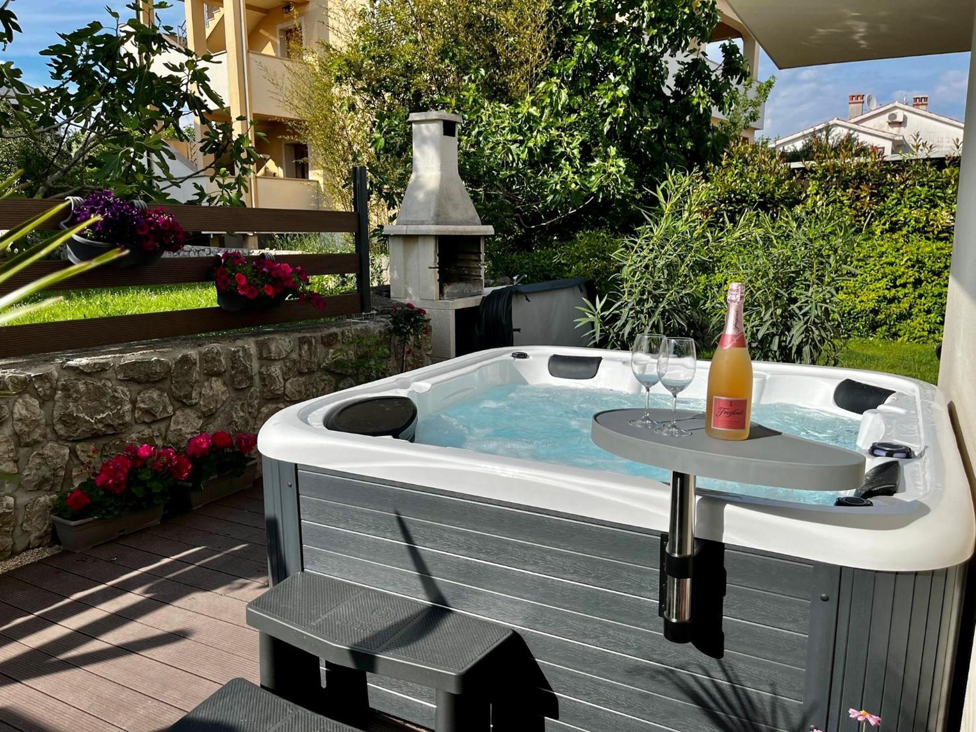 Studio Apartment Rosa Krk คิร์ก ภายนอก รูปภาพ